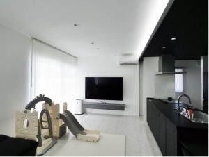 黒を基調としたモダン外観と、上質なLDKが魅力の住まい