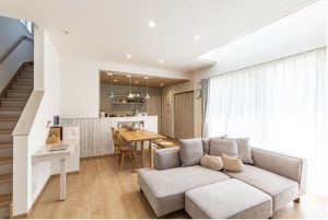 南欧テイストの外観が目を引く、家事ラク動線の住まい