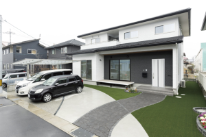 車二台を停められるシンプル外構
